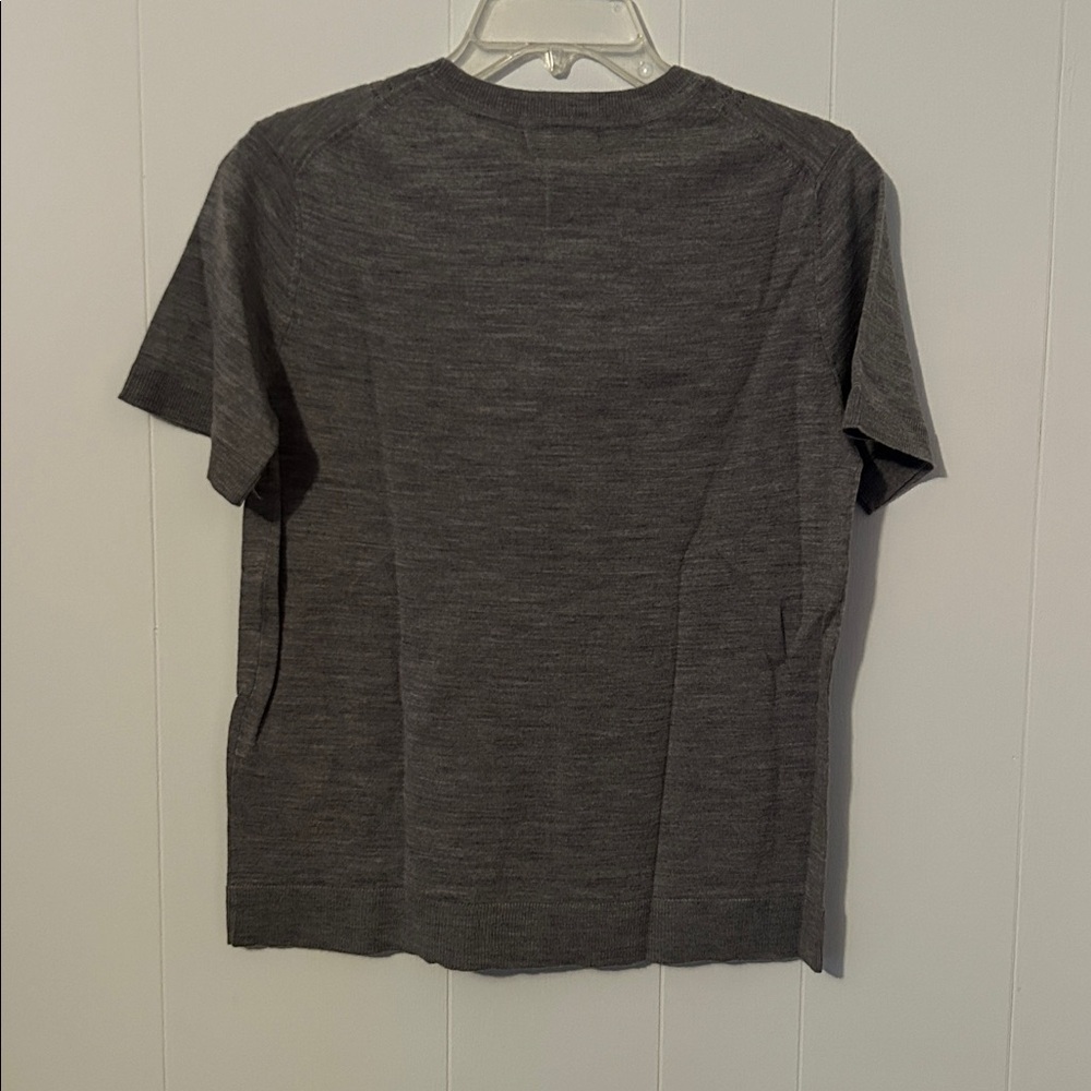 100% Wool Banana Republic Charcoal Short Sleeve Knit Tee - Picture 3 of 4